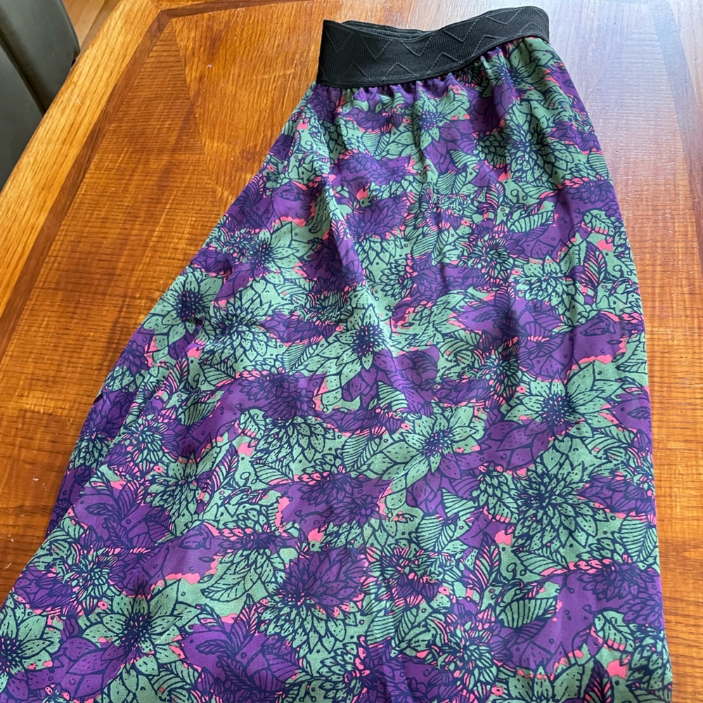 LulaRoe Lola Skirt, Size Large